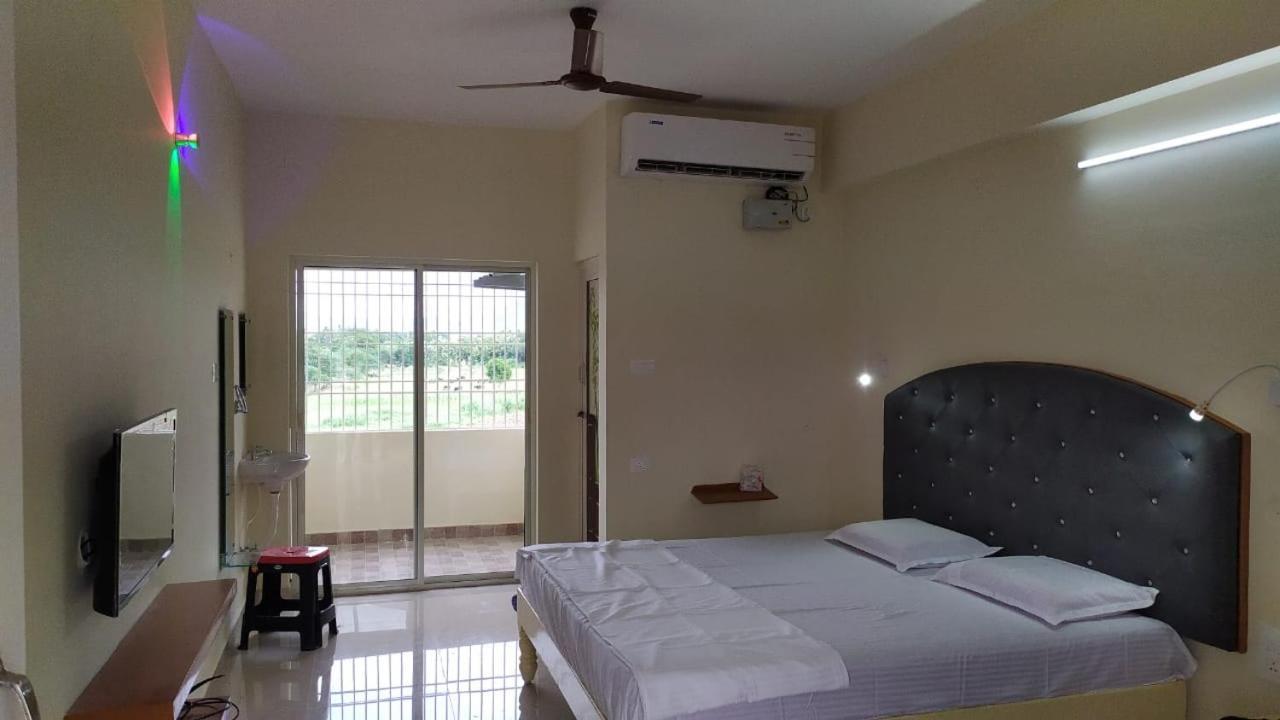 Srinivasa Hotel Tirupati Exteriér fotografie