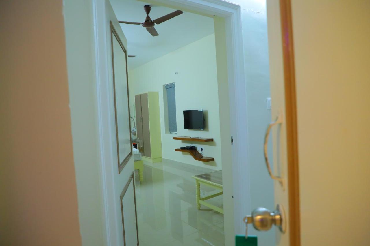 Srinivasa Hotel Tirupati Exteriér fotografie