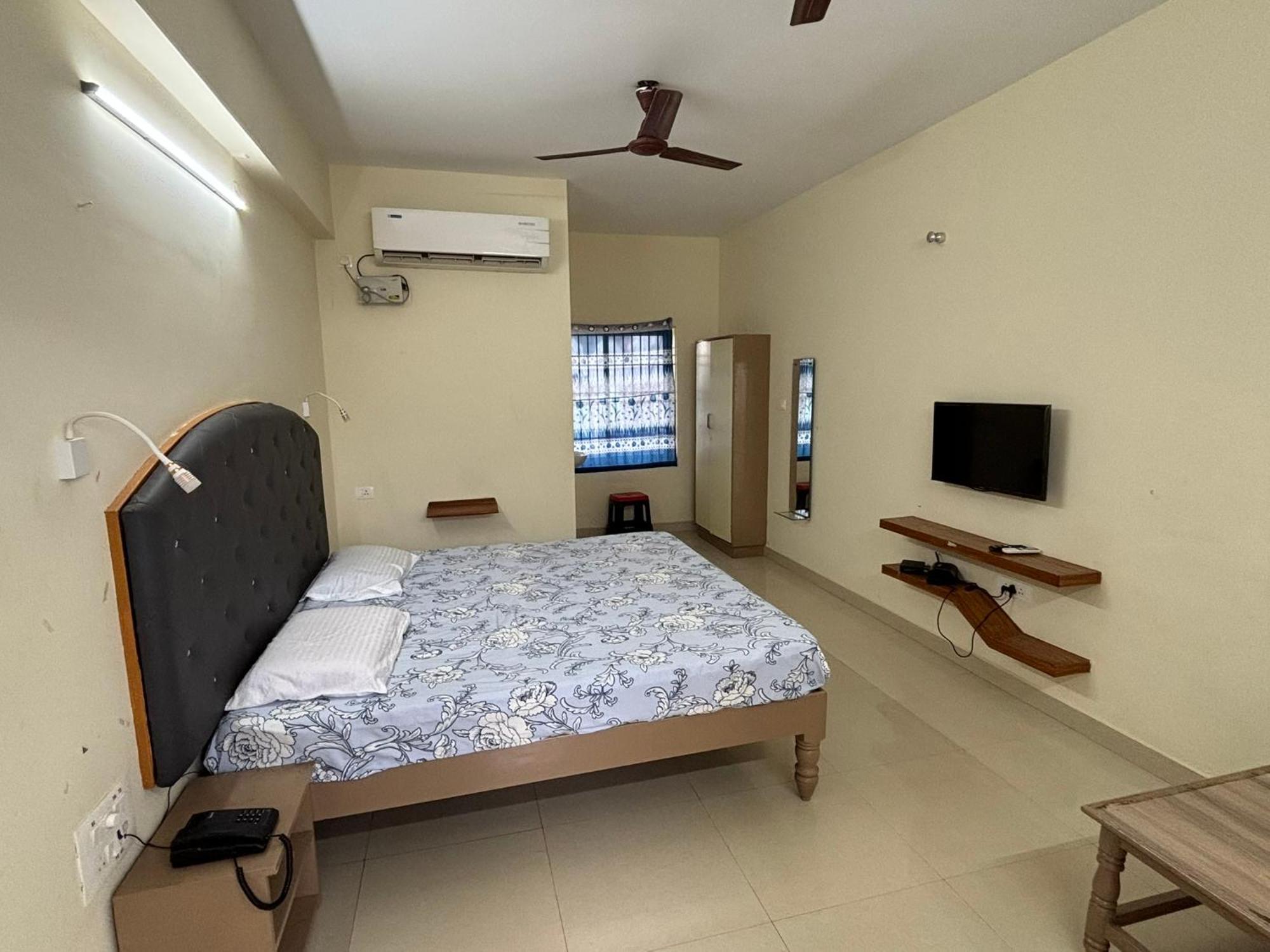 Srinivasa Hotel Tirupati Exteriér fotografie