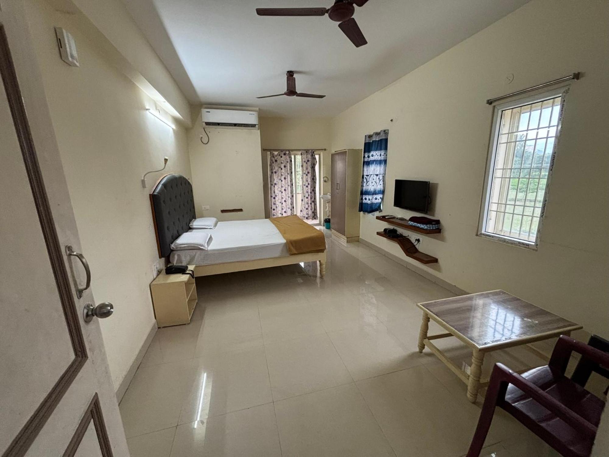 Srinivasa Hotel Tirupati Exteriér fotografie